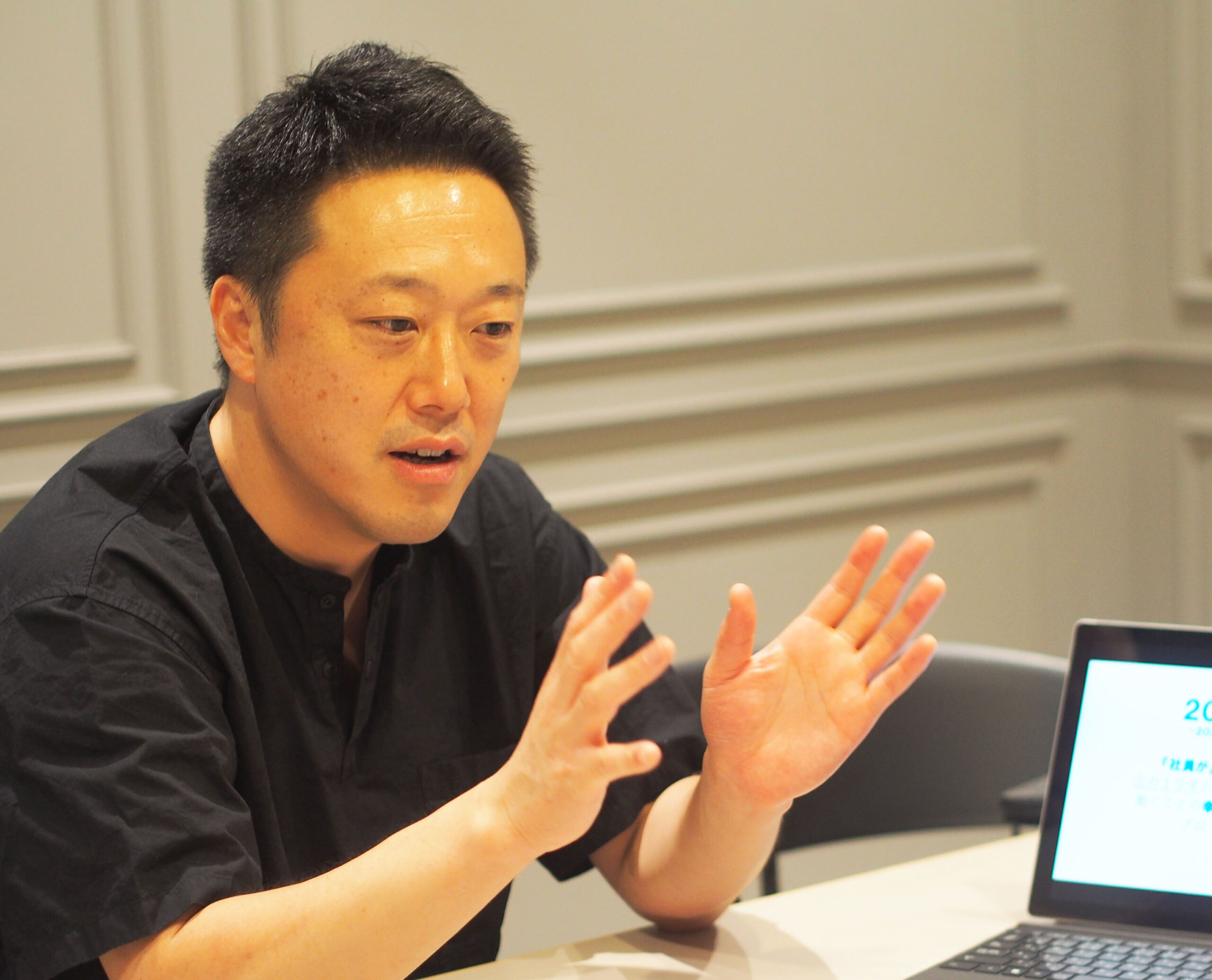 限界集落を「1000人の桃源郷」に。前田薬品3代目が目指す、社員と地元